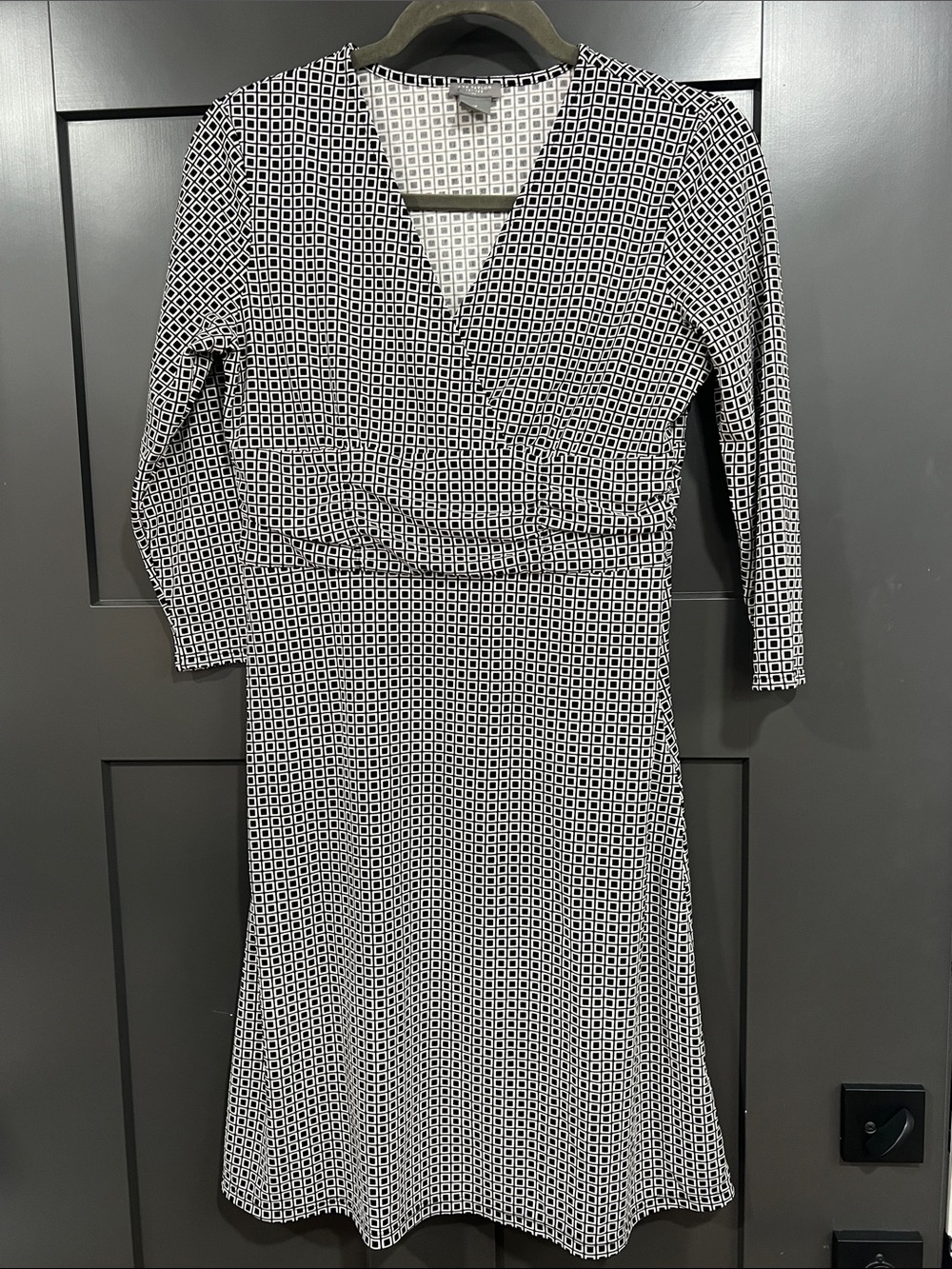 Ann Taylor Black and White Geometric Long Sleeve Wrap Dress